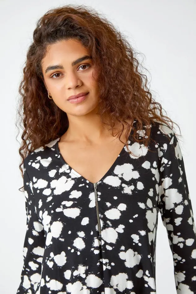 Black Abstract Print Zip Detail VNeck Stretch Top Women Roman Tops