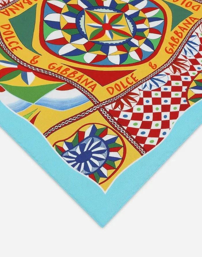 Dolce and Gabbana Scarves And Silks Women Carrettoprint Twill Scarf 50 X 50 Red Dolce and Gabbana Scarves And Silks Women Carrettoprint Twill Scarf 50 X 50 Red