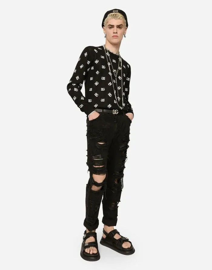 Dolce and Gabbana Sweaters And Cardigans Men Wool And Silk Jacquard Roundneck Sweater With DG Logo Multicolor Dolce and Gabbana Sweaters And Cardigans Men Wool And Silk Jacquard Roundneck Sweater With DG Logo Multicolor