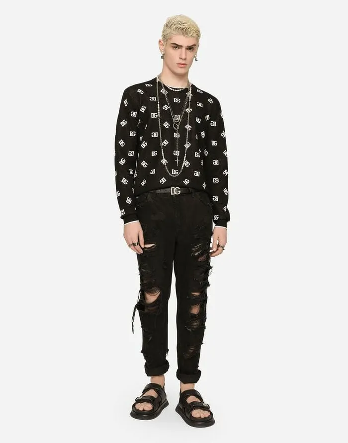 Dolce and Gabbana Sweaters And Cardigans Men Wool And Silk Jacquard Roundneck Sweater With DG Logo Multicolor Dolce and Gabbana Sweaters And Cardigans Men Wool And Silk Jacquard Roundneck Sweater With DG Logo Multicolor