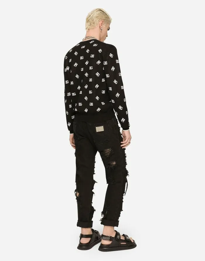 Dolce and Gabbana Sweaters And Cardigans Men Wool And Silk Jacquard Roundneck Sweater With DG Logo Multicolor Dolce and Gabbana Sweaters And Cardigans Men Wool And Silk Jacquard Roundneck Sweater With DG Logo Multicolor