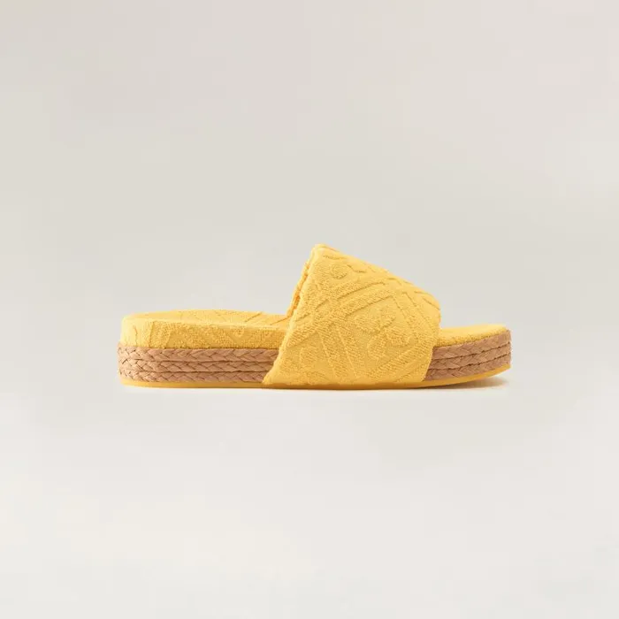 Helen Kaminski Slides Joanna Terry Slide Nougat Medallion 8211 Shoes