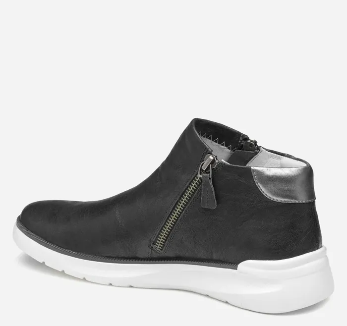 Johnston and Murphy Boots and Booties Women Emery Zip Bootie Navy Washed Italian Sheepskin Johnston and Murphy Boots and Booties Women Emery Zip Bootie Navy Washed Italian Sheepskin
