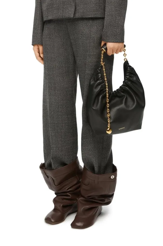 Loewe Small Squeeze Bag In Nappa Lambskin Black Women Crossbody Bags