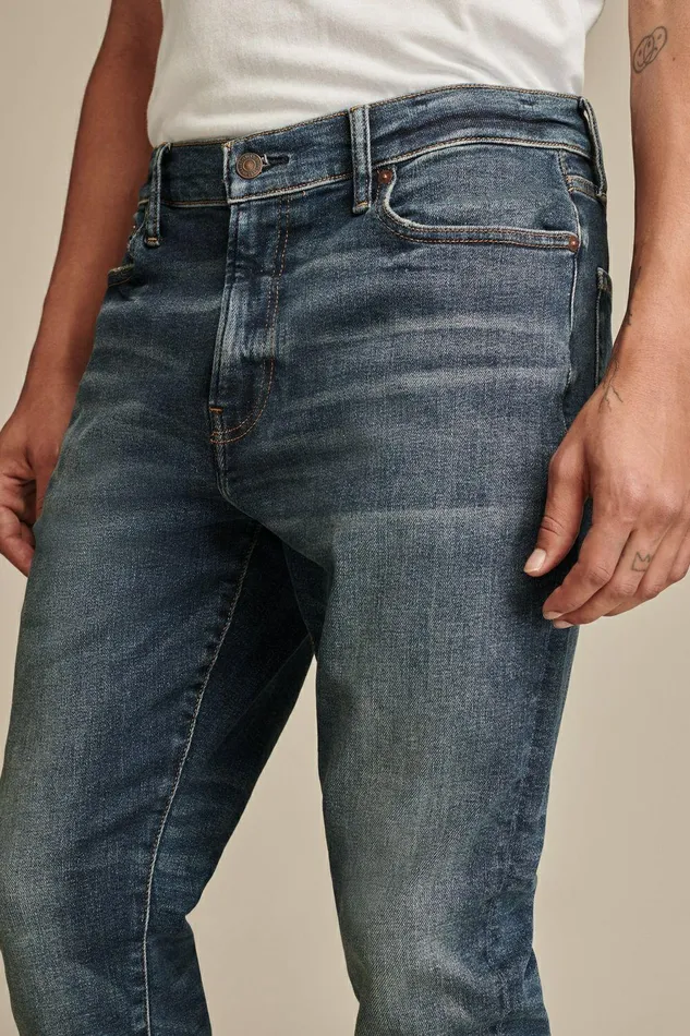 Lucky Brand Jeans 411 Athletic Taper Advanced Stretch Jean Kerrwood 8211 Men