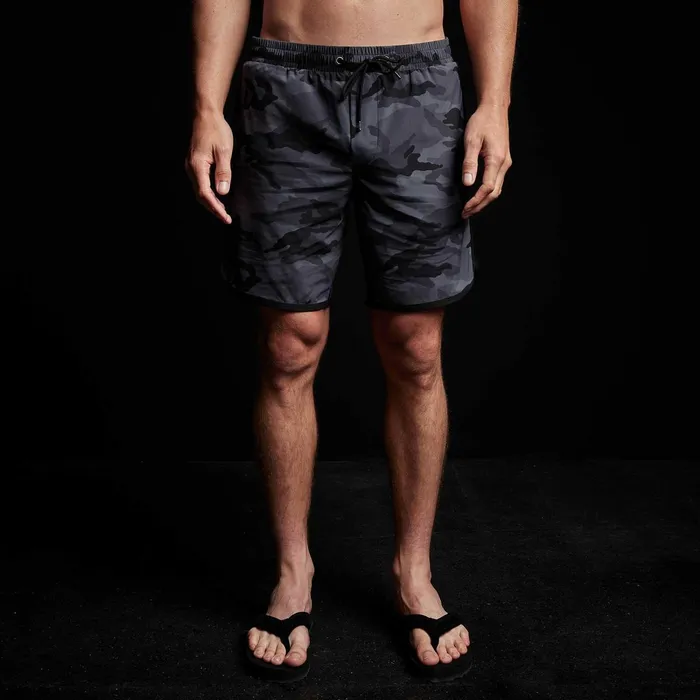 Men Shorts James Perse Camo Curve Hem Hybrid Trunk Black Sea Camoblack