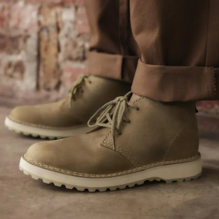 Men Solsbury Desert Boot Dark Sand Leather Clarks Boots
