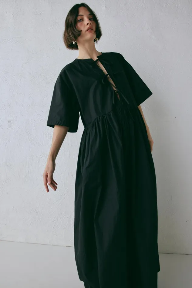 VRG GRL MidiMaxi Dresses Naomi Smock Maxi Dress Black 8211 Women VRG GRL MidiMaxi Dresses Naomi Smock Maxi Dress Black 8211 Women