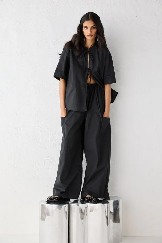 VRG GRL Sets Naomi Smock Top Black 8211 Women VRG GRL Sets Naomi Smock Top Black 8211 Women
