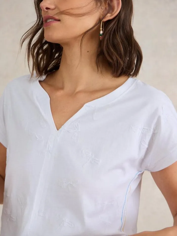 White Stuff Tops and TShirts Women NELLY NOTCH NECK EMBROIDERED TEE Brilliant White White Stuff Tops and TShirts Women NELLY NOTCH NECK EMBROIDERED TEE Brilliant White