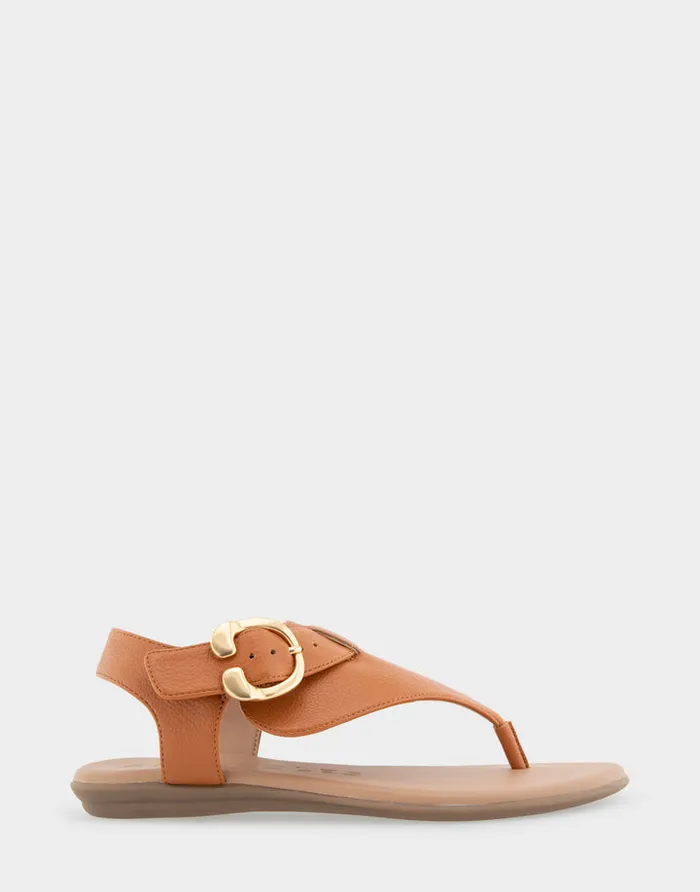 Women Aerosoles Flats Comfortable Buckle Detail Back Strap Thong Sandal In Tan Grainy Faux Leather
