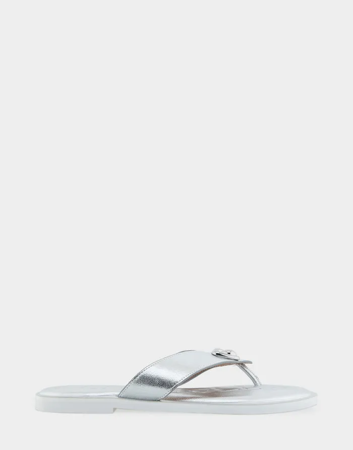 Women Aerosoles Flats Comfortable Ornamented Thong Sandal In Silver Faux Leather