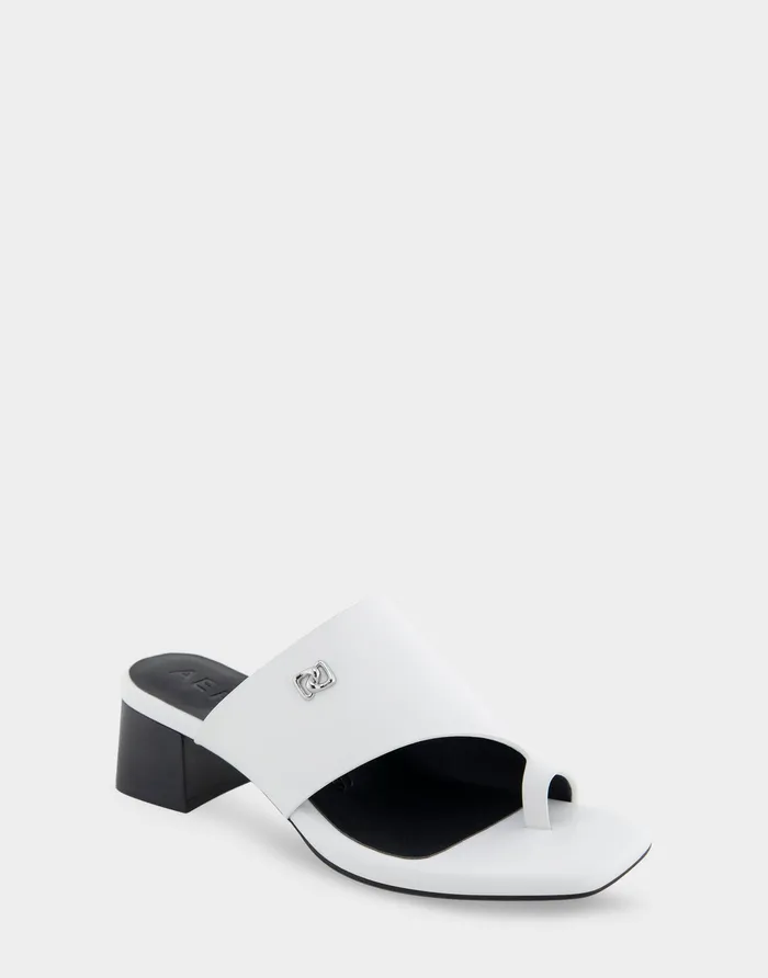 Women Aerosoles Slides Comfortable Hooded Toe Ring Block Heel Slide Sandal In White Leather Women Aerosoles Slides Comfortable Hooded Toe Ring Block Heel Slide Sandal In White Leather