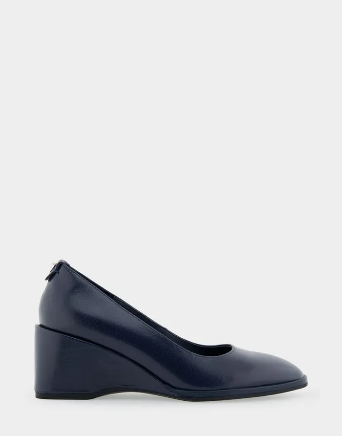 Women Aerosoles Wedges Comfortable Sculpted Wedge Pump In Navy Leather