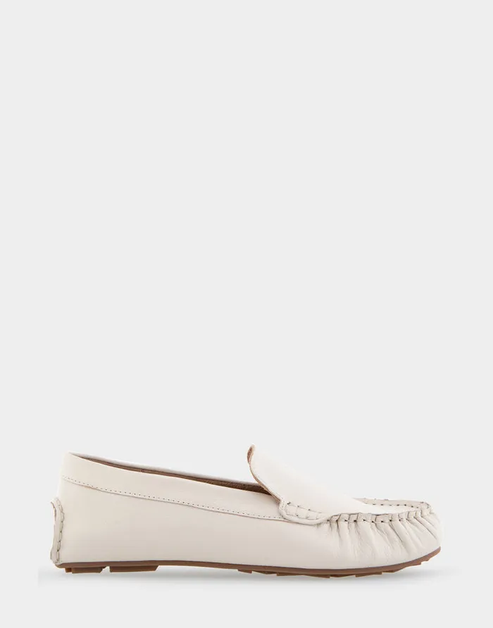 Women Aerosoles Wide Width Flats Comfortable Driver In Eggnog Leather