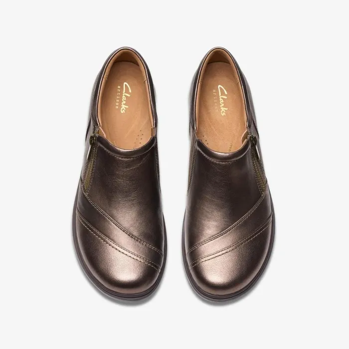 Women Certina Pure Antique Brown Clarks Clogs and Mules