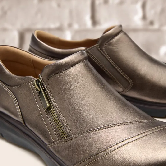 Women Certina Pure Antique Brown Clarks Clogs and Mules