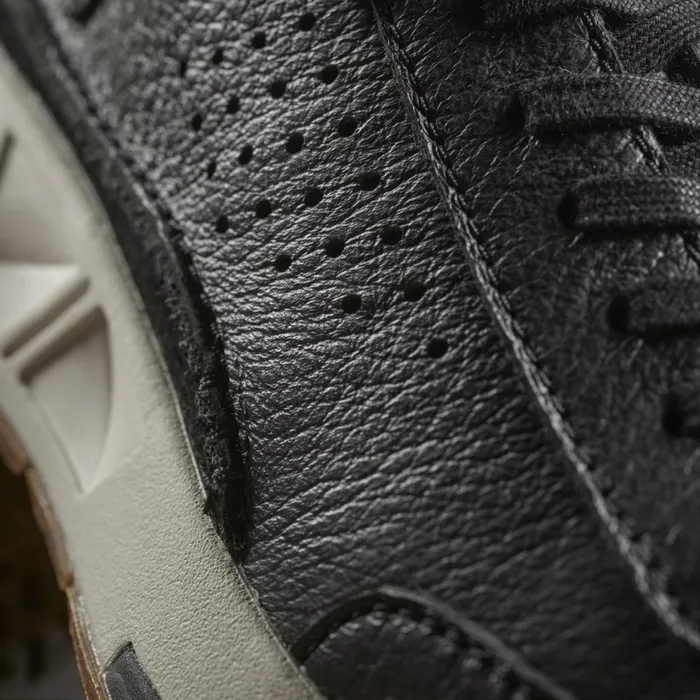 Women Craft Speed Black Leather Clarks Sneakers