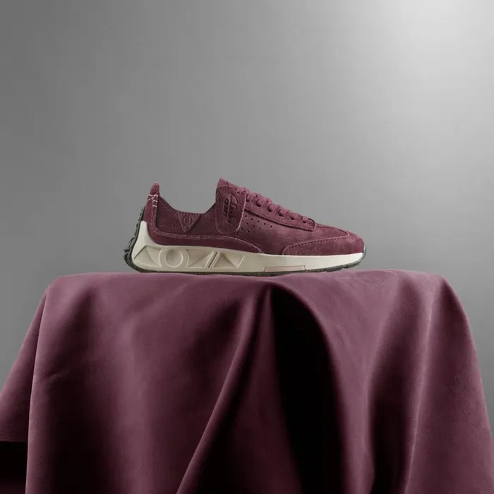 Women Craft Speed Burgundy Nubuck Clarks Sneakers