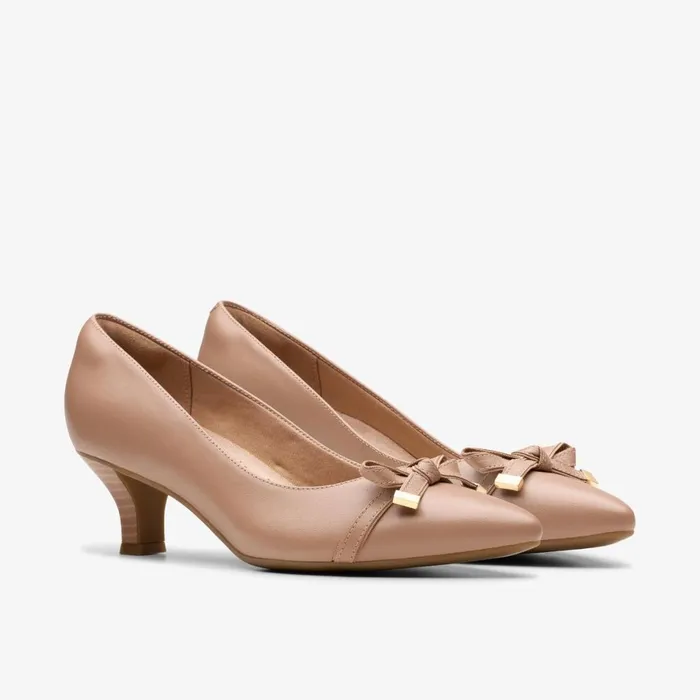 Women Kepley Holly Warm Beige Leather Clarks Heels and Pumps