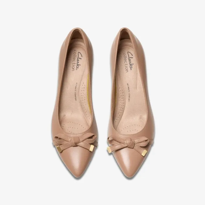 Women Kepley Holly Warm Beige Leather Clarks Heels and Pumps