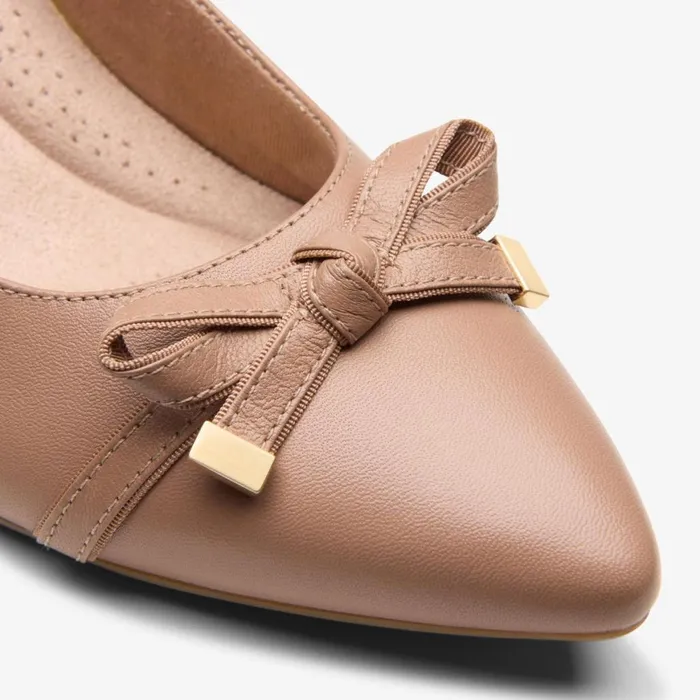 Women Kepley Holly Warm Beige Leather Clarks Heels and Pumps