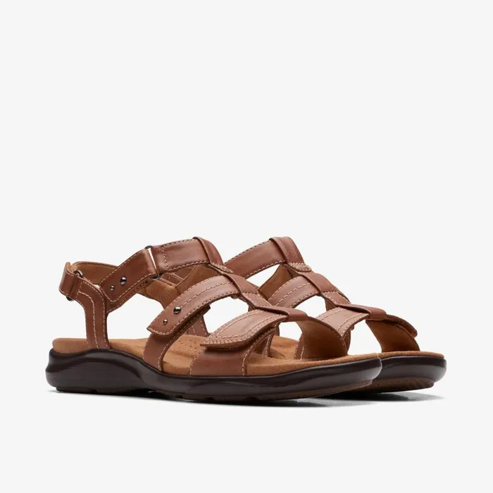 Women Kitly Step Tan Clarks Sandals and Flip Flops