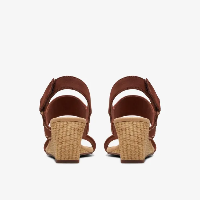 Women Kyarra Rose Tan Nubuck Clarks Sandals and Flip Flops