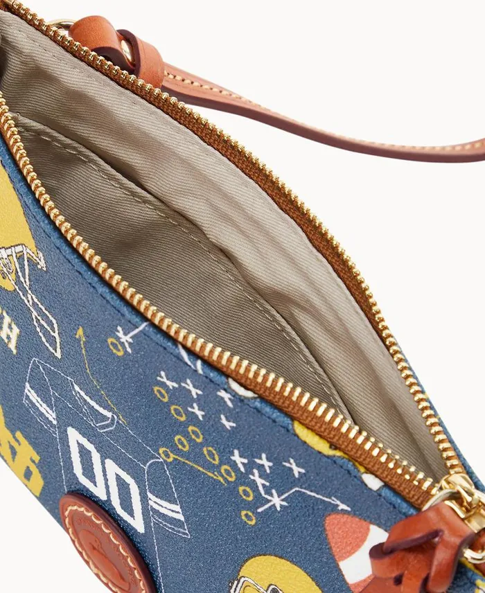 WomenMen Crossbodies Dooney and Bourke Collegiate University Of Notre Dame Top Zip Crossbody University Of Notre Dame WomenMen Crossbodies Dooney and Bourke Collegiate University Of Notre Dame Top Zip Crossbody University Of Notre Dame