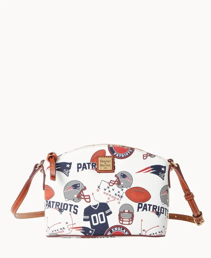 WomenMen Crossbodies Dooney and Bourke NFL Patriots Suki Crossbody Patriots