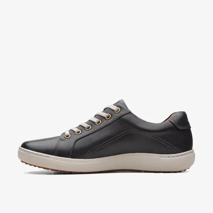 Women Nalle Lace Black Leather Clarks Sneakers