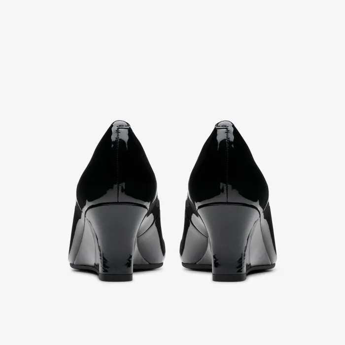 Women Olivette Pearl Black Patent Clarks Dress Shoes
