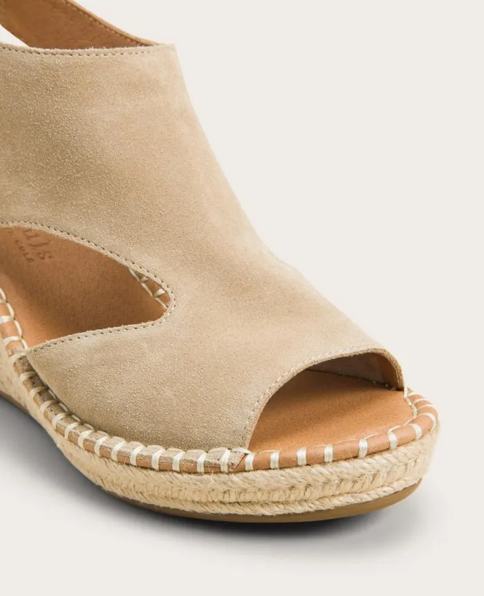 Women Sandals and Wedges Kenneth Cole GENTLE SOULS Cody Suede Espadrille Wedge Mushroom Suede Women Sandals and Wedges Kenneth Cole GENTLE SOULS Cody Suede Espadrille Wedge Mushroom Suede