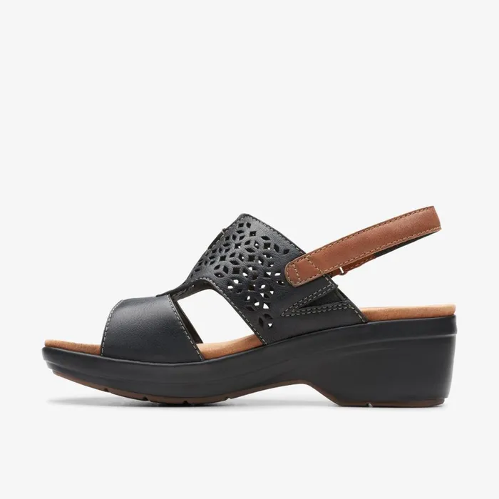 Women Tuleah Sun Black Leather Clarks Sandals and Flip Flops