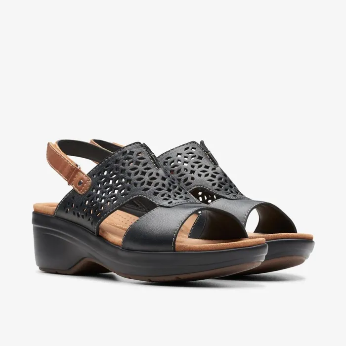 Women Tuleah Sun Black Leather Clarks Sandals and Flip Flops